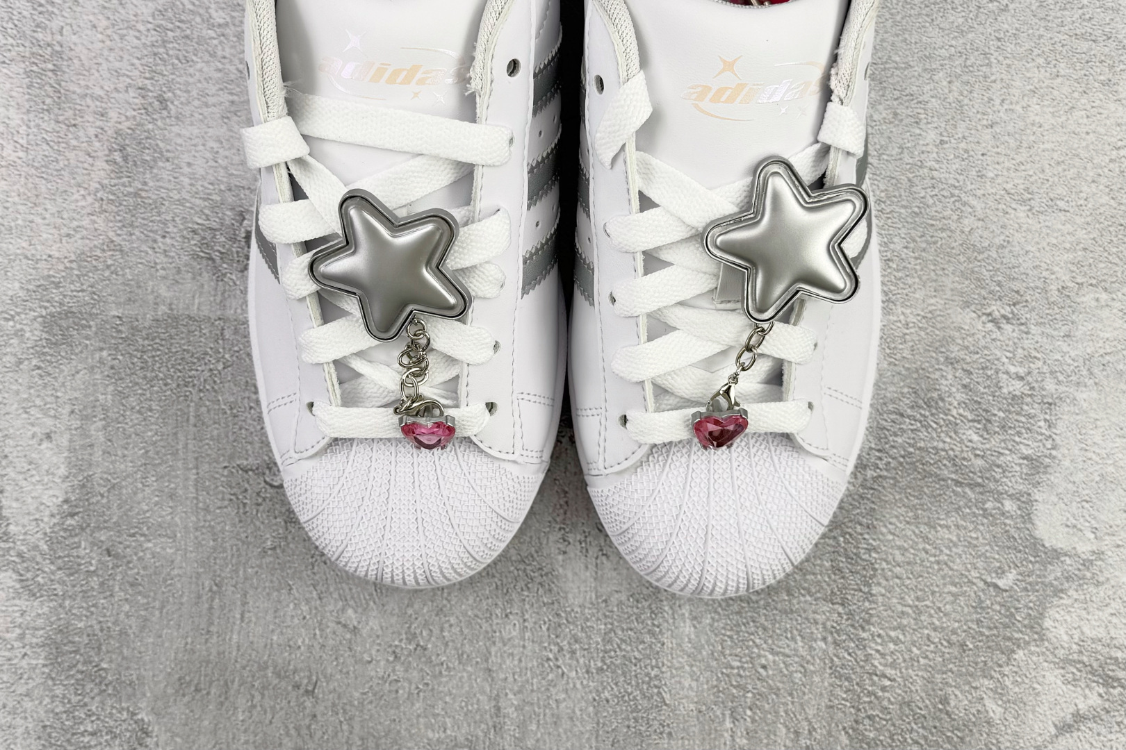 平台爆款adidas originals Super 2 白银色 JQ8777-High Quatity Cheap Brand wholesale wholesaler seller Clothes Bags handbags Sneakers Top Fashion Clothing Shoes from China Factory Chinese suppliers best Quality Beautiful Price 平台爆款adidas originals Super 2 白银色 JQ8777