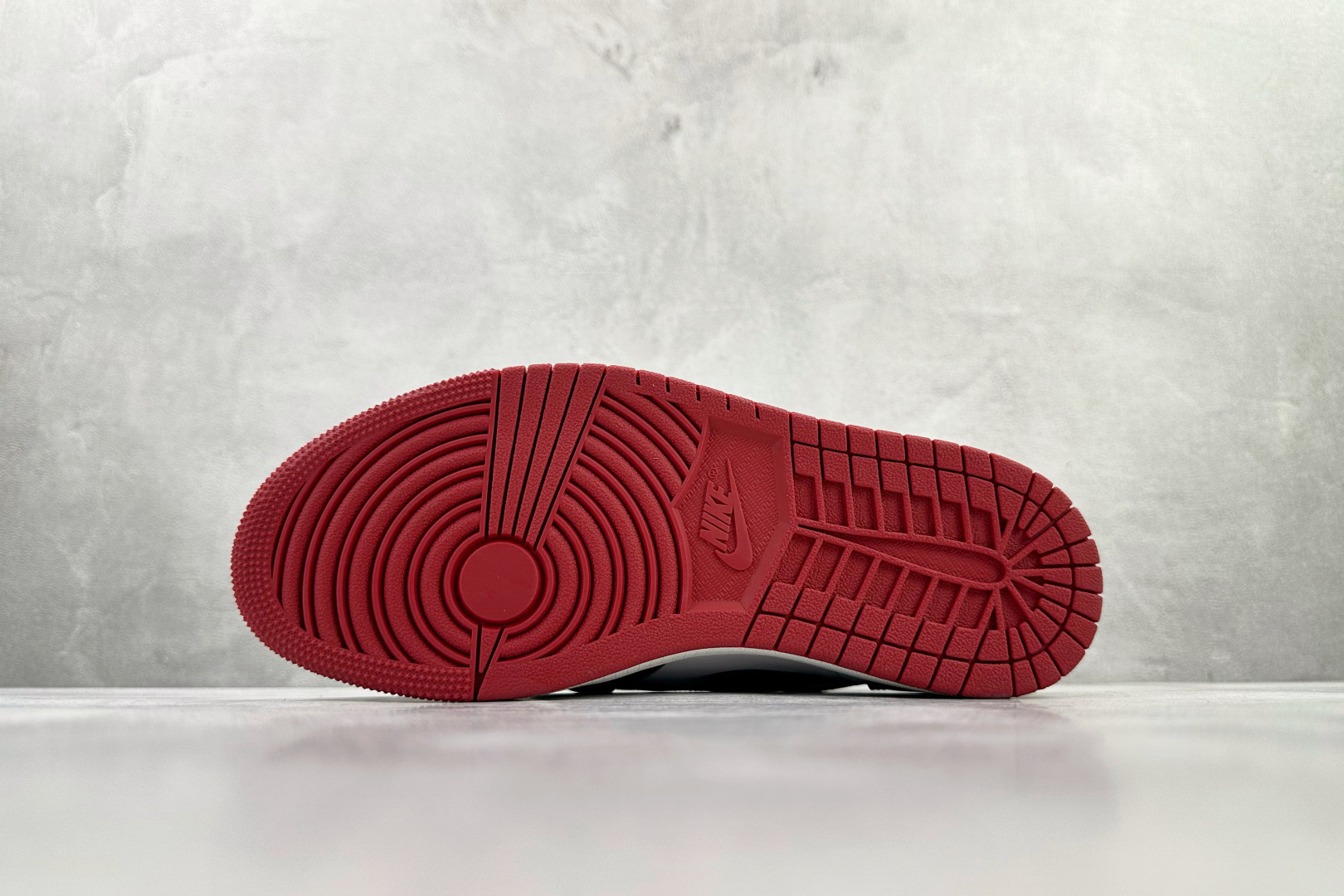 Jordan Air Jordan 1 High 黑脚趾 消失的飞翼“Black Toe Reimagined” 红色 DZ5485-106