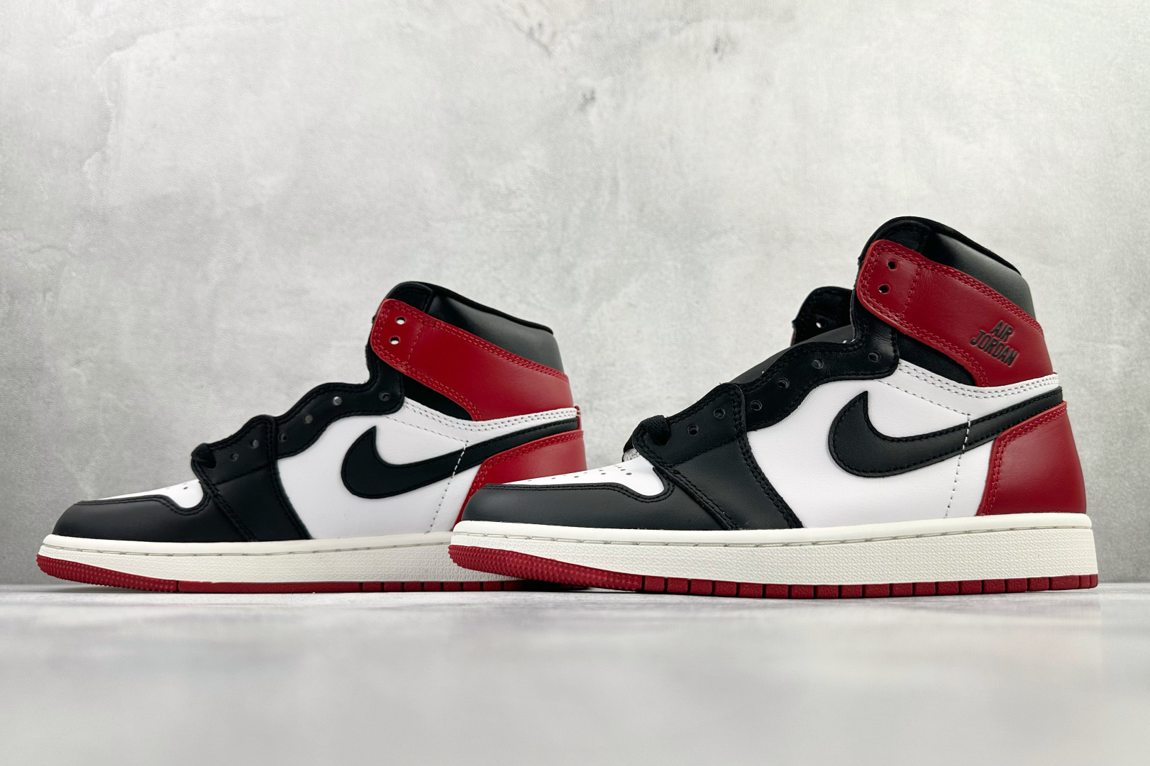 Jordan Air Jordan 1 High 黑脚趾 消失的飞翼“Black Toe Reimagined” 红色 DZ5485-106