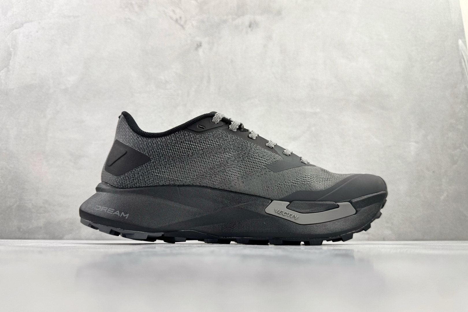 东南亚订单 北面THE NORTH FACE Vectiv Enduris 4 黑色 NS97R03B