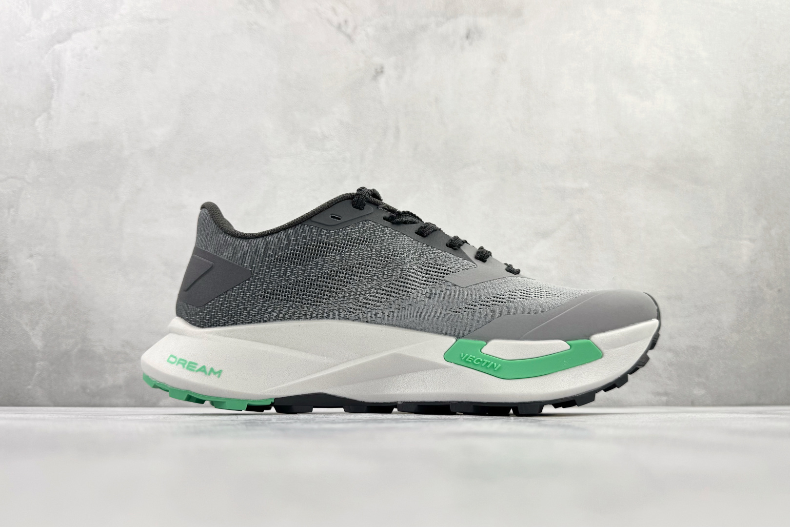 东南亚订单 北面THE NORTH FACE Vectiv Enduris 4 灰色 NF0A8AEQ-DU9-High Quatity Cheap Brand wholesale wholesaler seller Clothes Bags handbags Sneakers Top Fashion Clothing Shoes from China Factory Chinese suppliers best Quality Beautiful Price 东南亚订单 北面THE NORTH FACE Vectiv Enduris 4 灰色 NF0A8AEQ-DU9