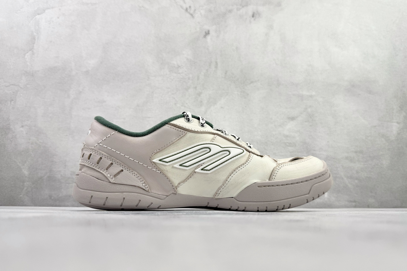 最新外贸批次 Balenciaga巴黎世家 Hamptons Worn-Out 米色 841765WCURS-High Quatity Cheap Brand wholesale wholesaler seller Clothes Bags handbags Sneakers Top Fashion Clothing Shoes from China Factory Chinese suppliers best Quality Beautiful Price 最新外贸批次 Balenciaga巴黎世家 Hamptons Worn-Out 米色 841765WCURS