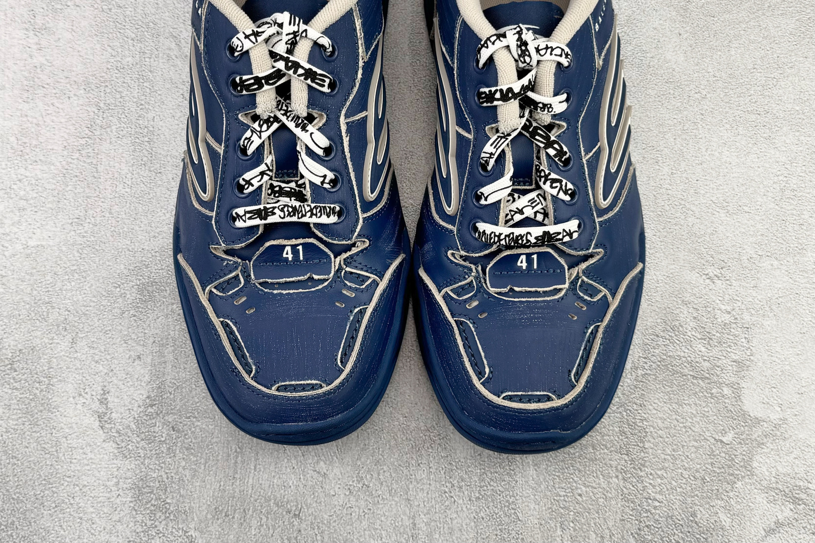 最新外贸批次 Balenciaga巴黎世家 Hamptons Worn-Out蓝色 841765WCURS