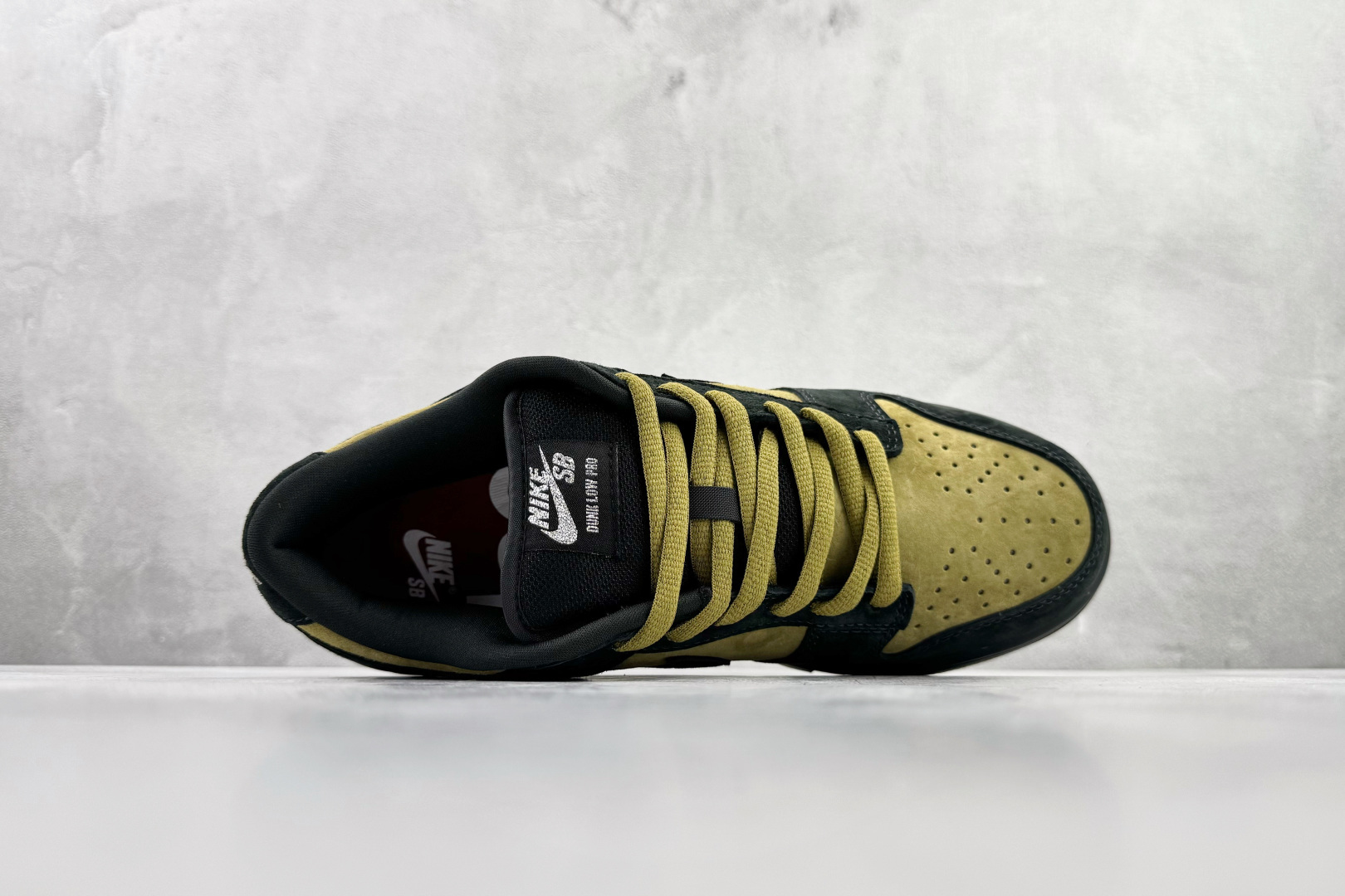 Supreme x Nike Dunk SB Low 黄黑 HQ8487-300-High Quatity Cheap Brand wholesale wholesaler seller Clothes Bags handbags Sneakers Top Fashion Clothing Shoes from China Factory Chinese suppliers best Quality Beautiful Price Supreme x Nike Dunk SB Low 黄黑 HQ8487-300