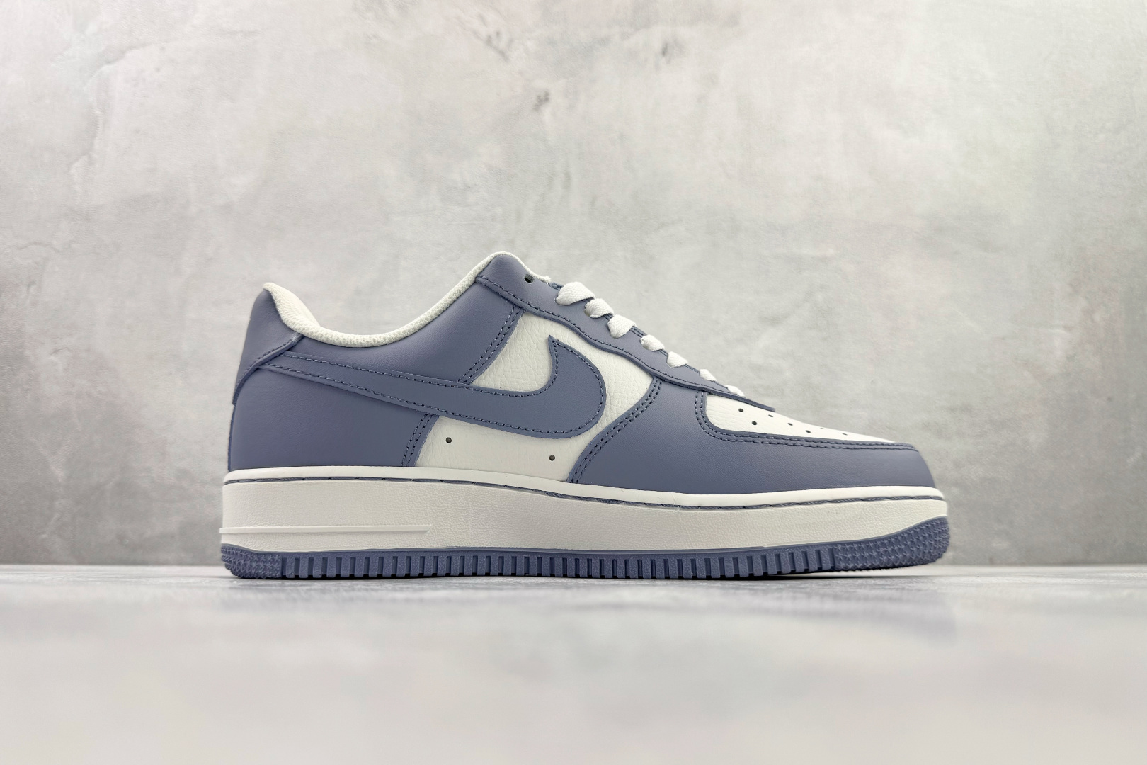 Nike Air Force 1 07 LABUBU 联名 蓝白 KJ5188-004
