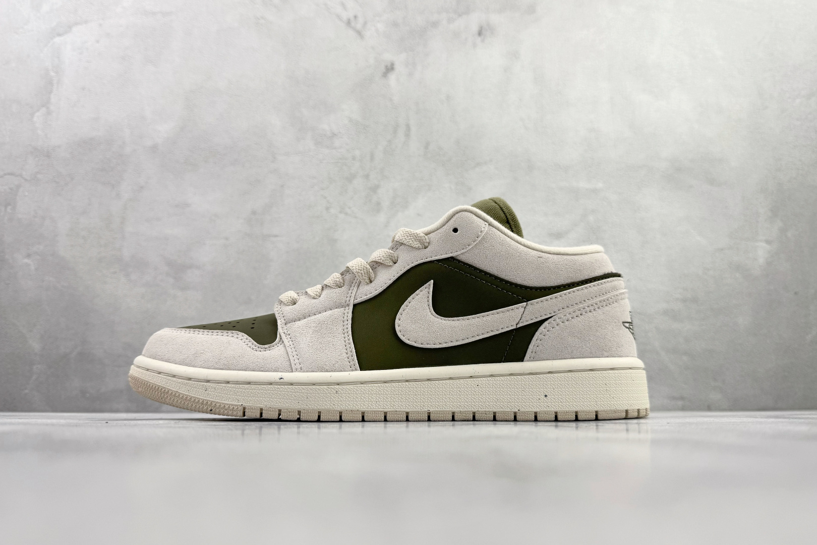 K2 💰110
Jordan Air Jordan 1 Low 白绿色

货号：HV4089 201
尺码：36 36.5 37.5 38 38.5 39 40
编码：25