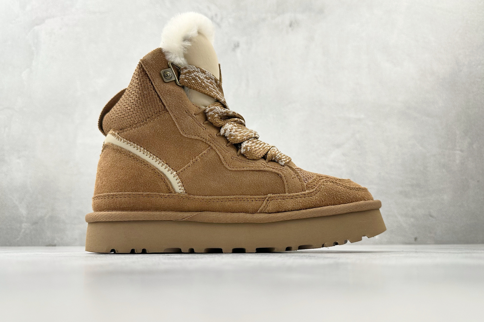 UGG W CLASSIC HIEHMEL 栗色 1145390-CHE