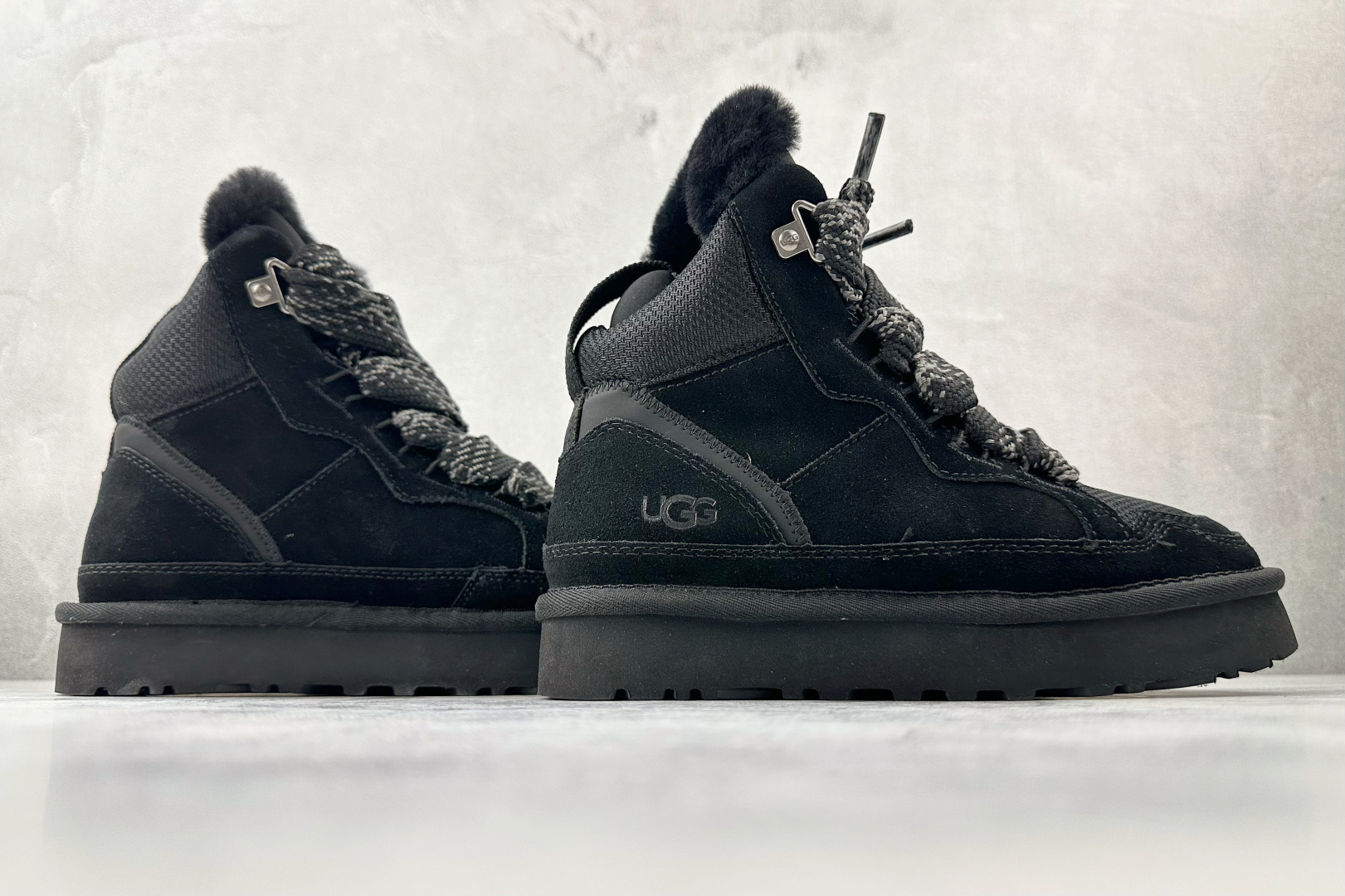 Top 本地💰290
UGG W CLASSIC HIEHMEL 黑色

货号：1145390-BLACK
尺码：35 36 36.5 37.5 38 38.5 39 40 40.5 41 42 42.5 43 44 44.5 45 
编码：39