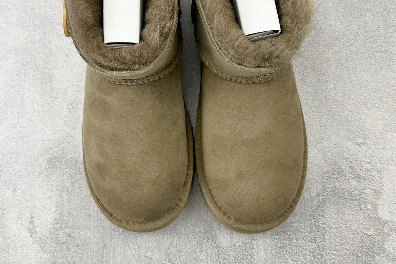 UGG Bailey Mini Bailey Button II Boot 羚羊棕色 1016422 ALP
