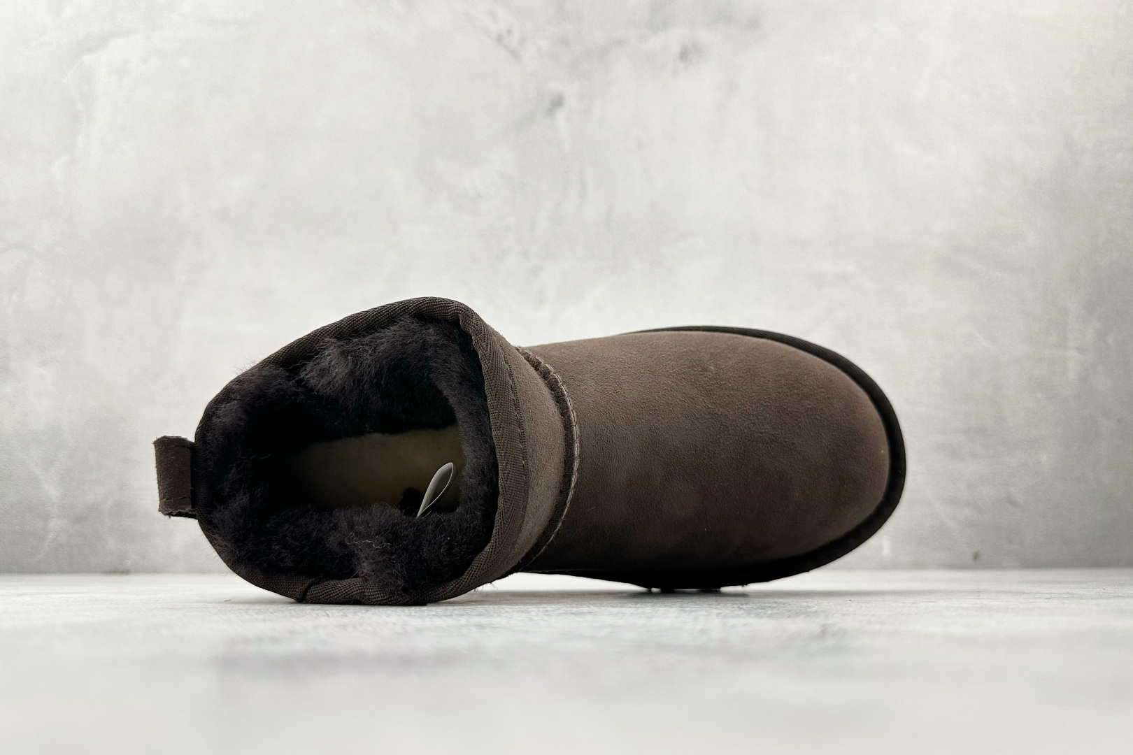 UGG CLASSIC ULTRA MINI 深棕色 1116109-CHO-High Quatity Cheap Brand wholesale wholesaler seller Clothes Bags handbags Sneakers Top Fashion Clothing Shoes from China Factory Chinese suppliers best Quality Beautiful Price UGG CLASSIC ULTRA MINI 深棕色 1116109-CHO