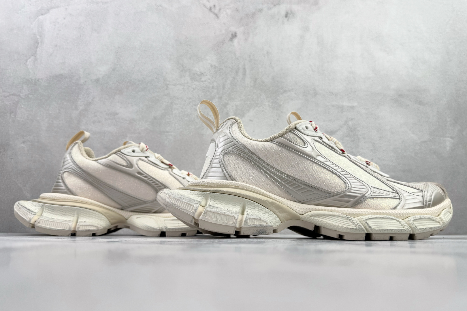 Balenciaga巴黎世家 3XL 银粉 734734 W3XLX 2260-High Quatity Cheap Brand wholesale wholesaler seller Clothes Bags handbags Sneakers Top Fashion Clothing Shoes from China Factory Chinese suppliers best Quality Beautiful Price Balenciaga巴黎世家 3XL 银粉 734734 W3XLX 2260