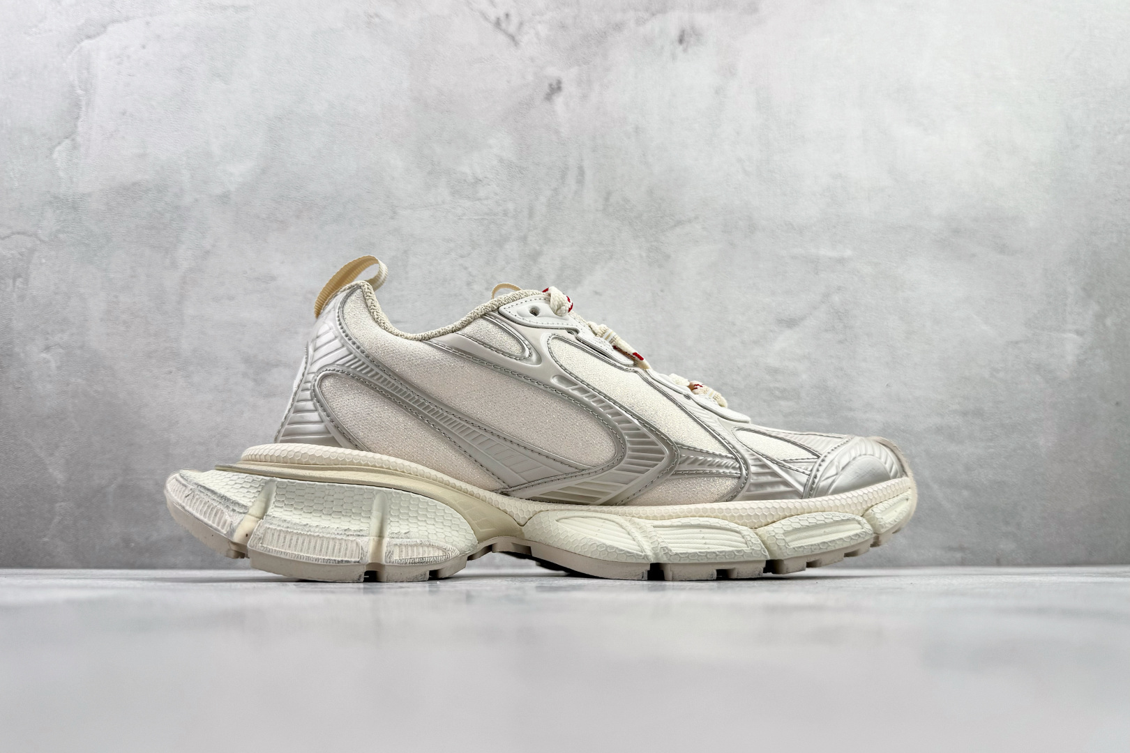 Balenciaga巴黎世家 3XL 银粉 734734 W3XLX 2260-High Quatity Cheap Brand wholesale wholesaler seller Clothes Bags handbags Sneakers Top Fashion Clothing Shoes from China Factory Chinese suppliers best Quality Beautiful Price Balenciaga巴黎世家 3XL 银粉 734734 W3XLX 2260