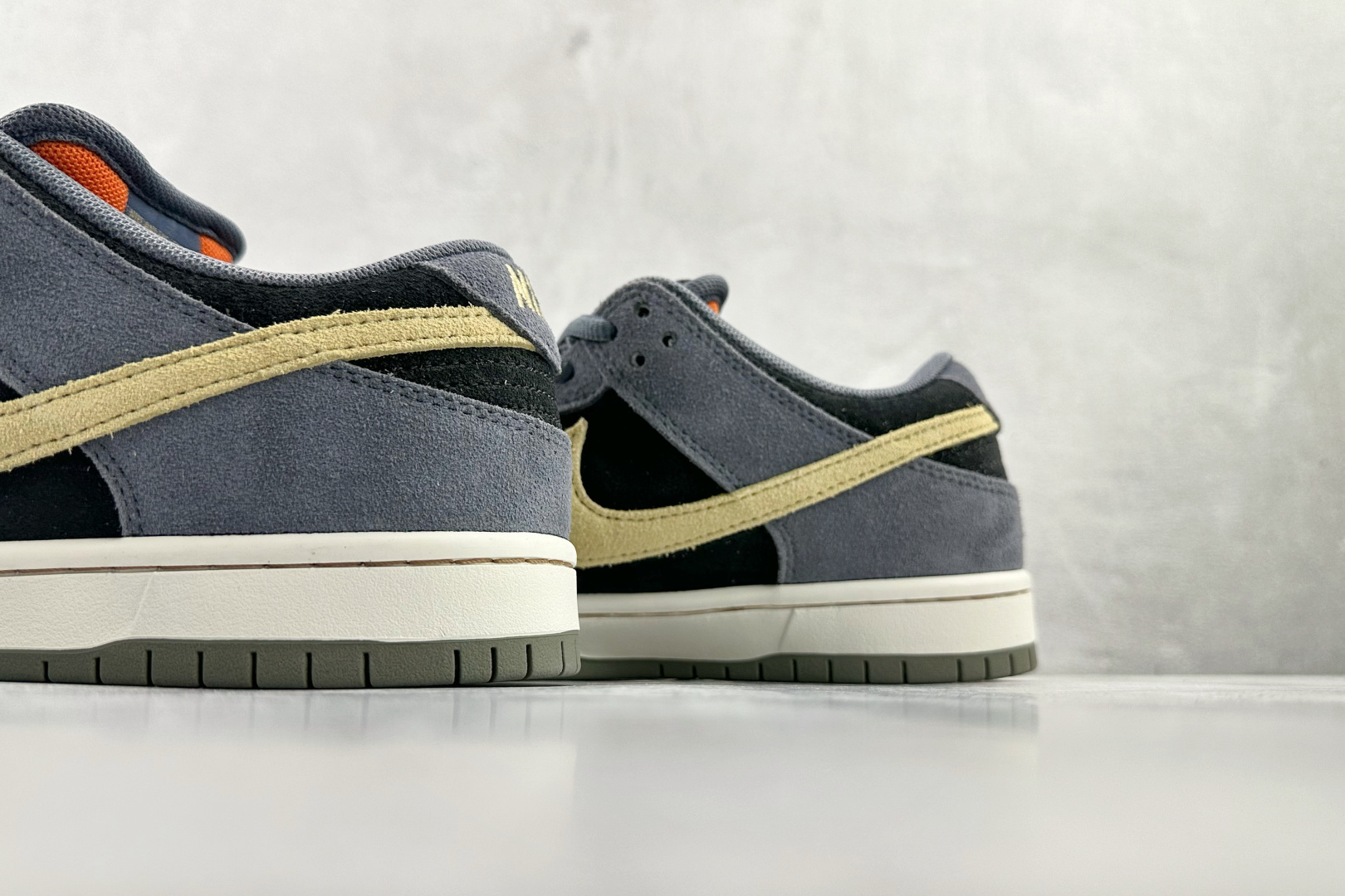 280 定制球鞋 Nike Dunk SB LOW ”Light Carbon”雾灰蓝 HF3063-002