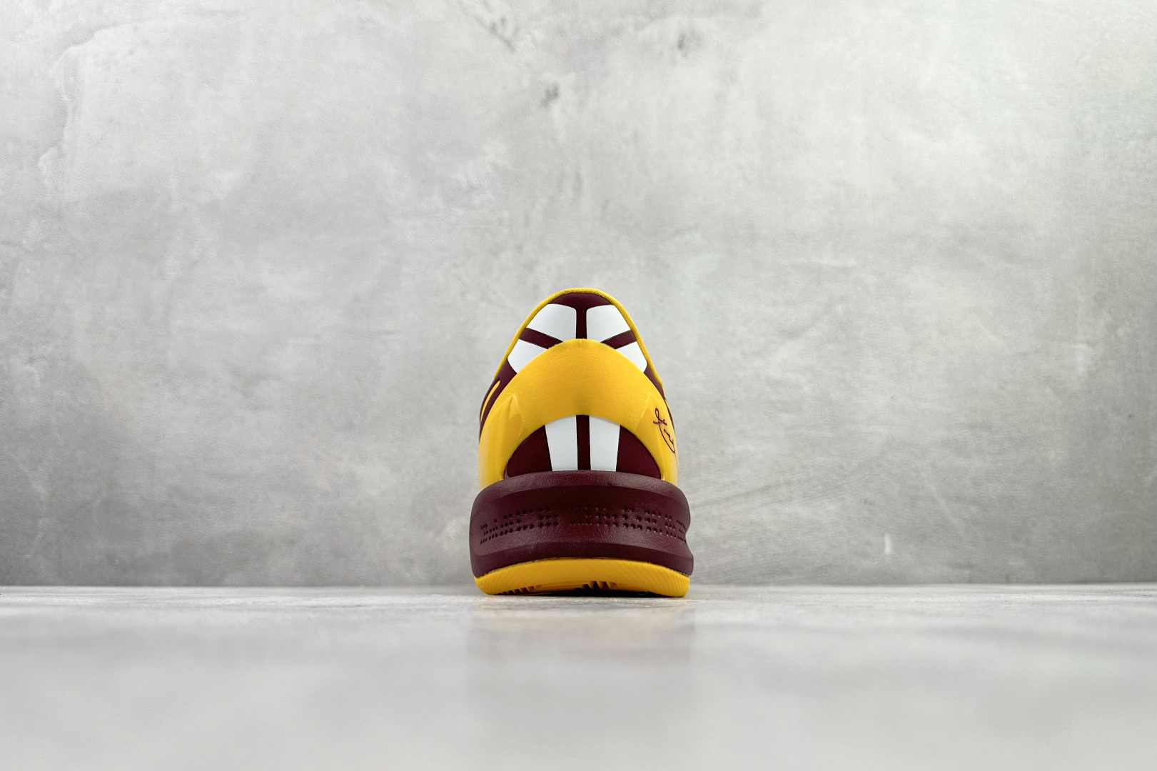 顶级纯原 完美复刻 定制球鞋 Nike Kobe 8 protro 红黄 1647930-莆田鞋,莆田鞋货源,高仿鞋,高仿鞋货源,安福档口,莆田高仿鞋,莆田鞋批发,高仿鞋批发,莆田高仿运动鞋,高仿运动鞋,莆田运动鞋 顶级纯原 完美复刻 定制球鞋 Nike Kobe 8 protro 红黄 1647930