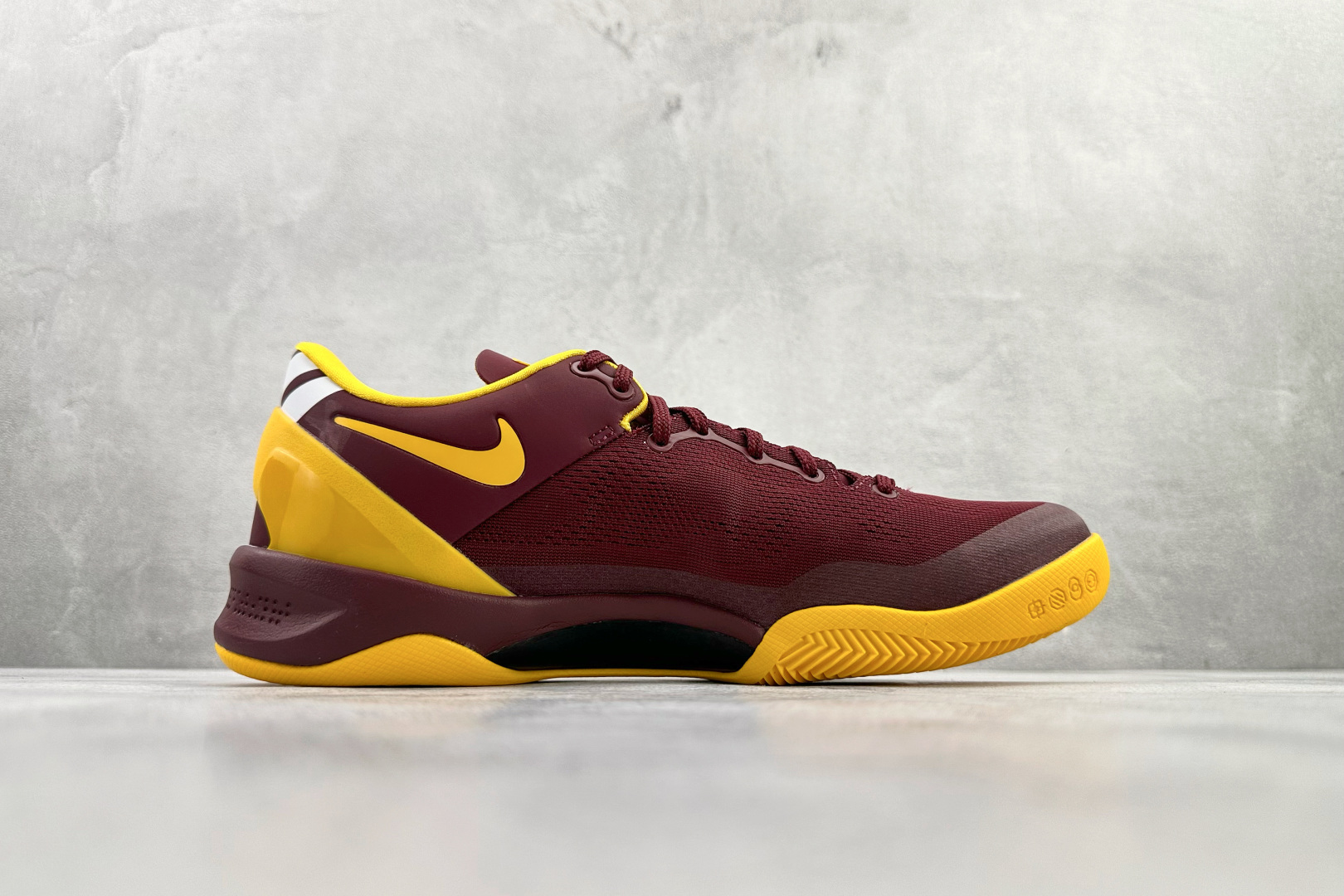 顶级纯原 完美复刻 定制球鞋 Nike Kobe 8 protro 红黄 1647930-莆田鞋,莆田鞋货源,高仿鞋,高仿鞋货源,安福档口,莆田高仿鞋,莆田鞋批发,高仿鞋批发,莆田高仿运动鞋,高仿运动鞋,莆田运动鞋 顶级纯原 完美复刻 定制球鞋 Nike Kobe 8 protro 红黄 1647930