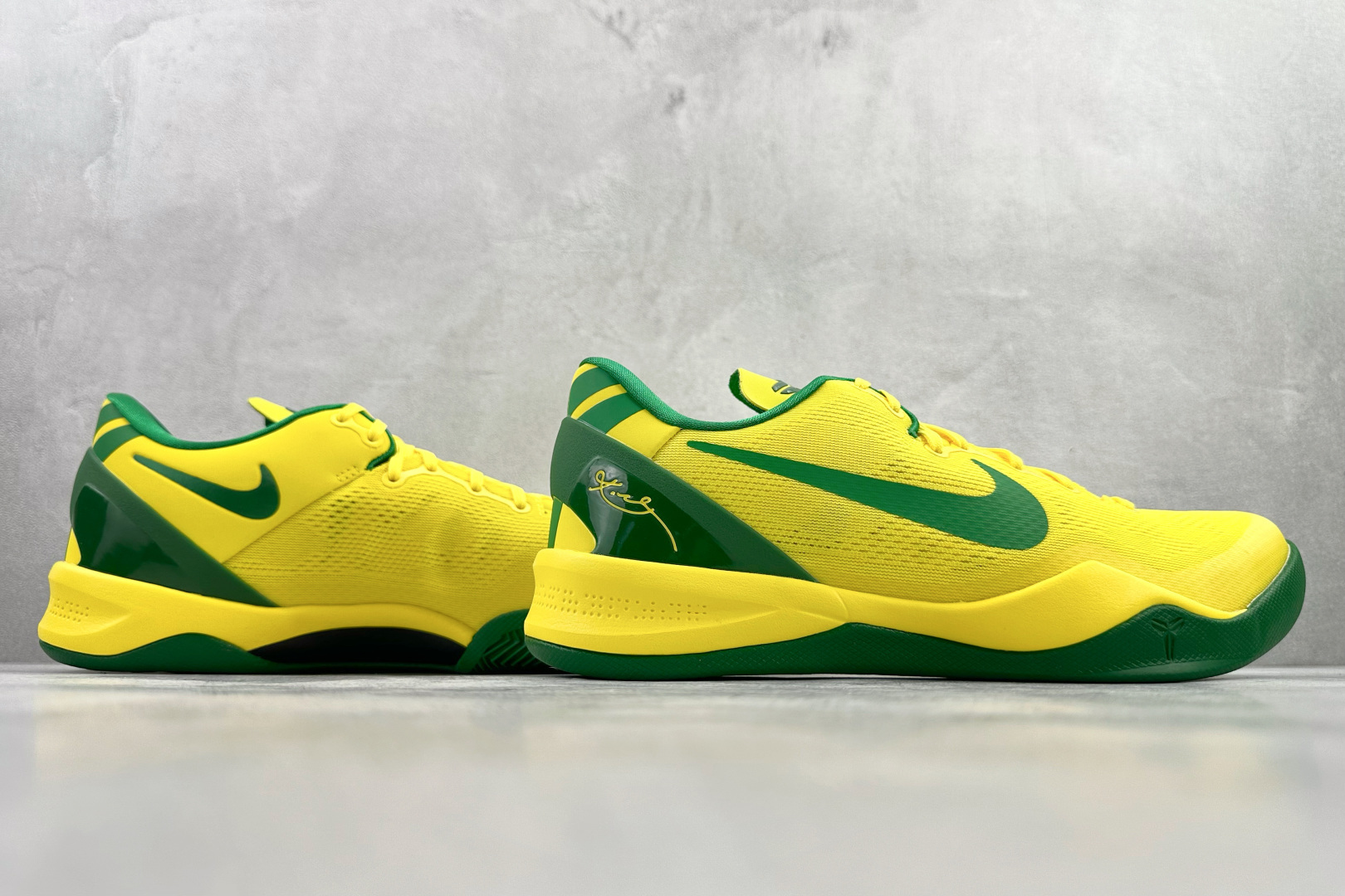 G 450 顶级纯原 完美复刻 定制球鞋 Nike Kobe 8 811制造 Duck 黄绿 FJ9364-100