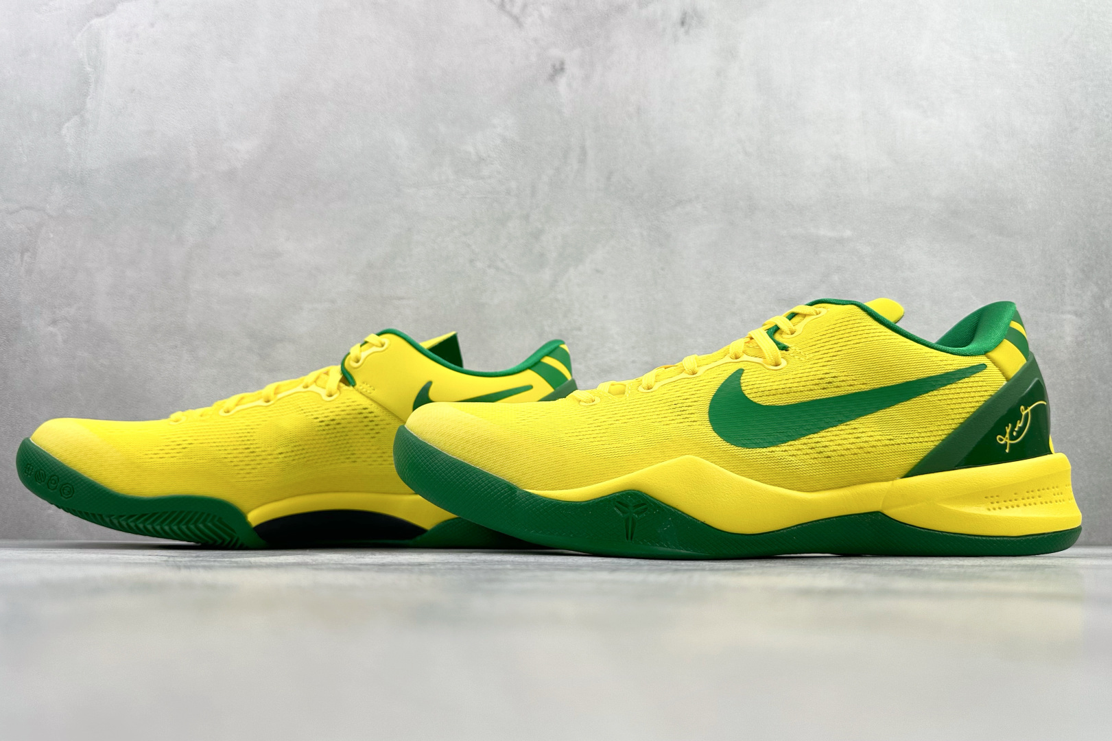 G 450 顶级纯原 完美复刻 定制球鞋 Nike Kobe 8 811制造 Duck 黄绿 FJ9364-100