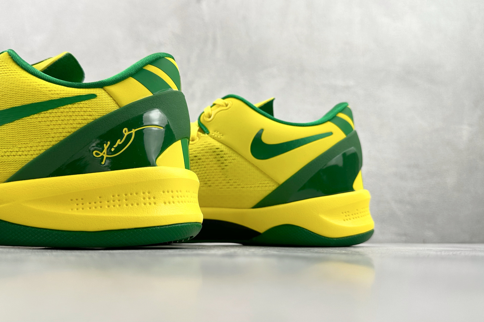 G 450 顶级纯原 完美复刻 定制球鞋 Nike Kobe 8 811制造 Duck 黄绿 FJ9364-100
