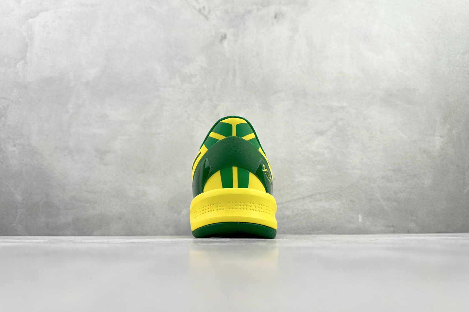 G 450 顶级纯原 完美复刻 定制球鞋 Nike Kobe 8 811制造 Duck 黄绿 FJ9364-100