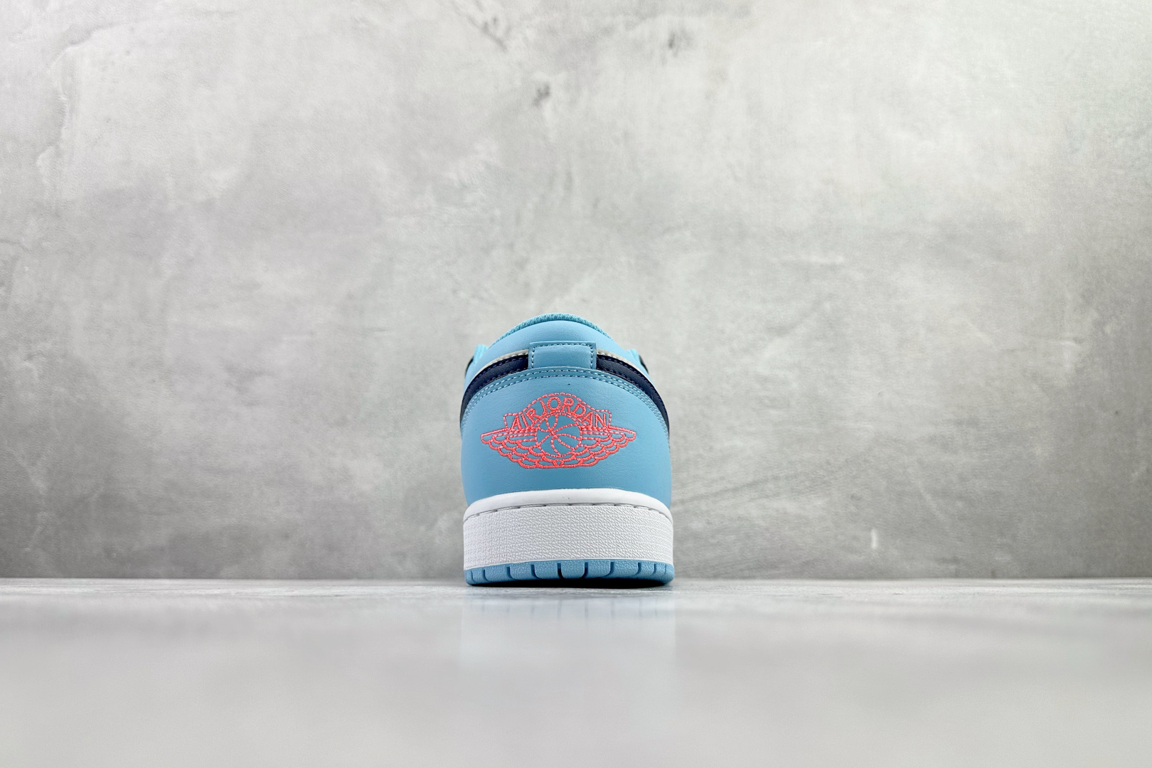 200 综合版 Jordan Air Jordan 1 白蓝色 553558-149