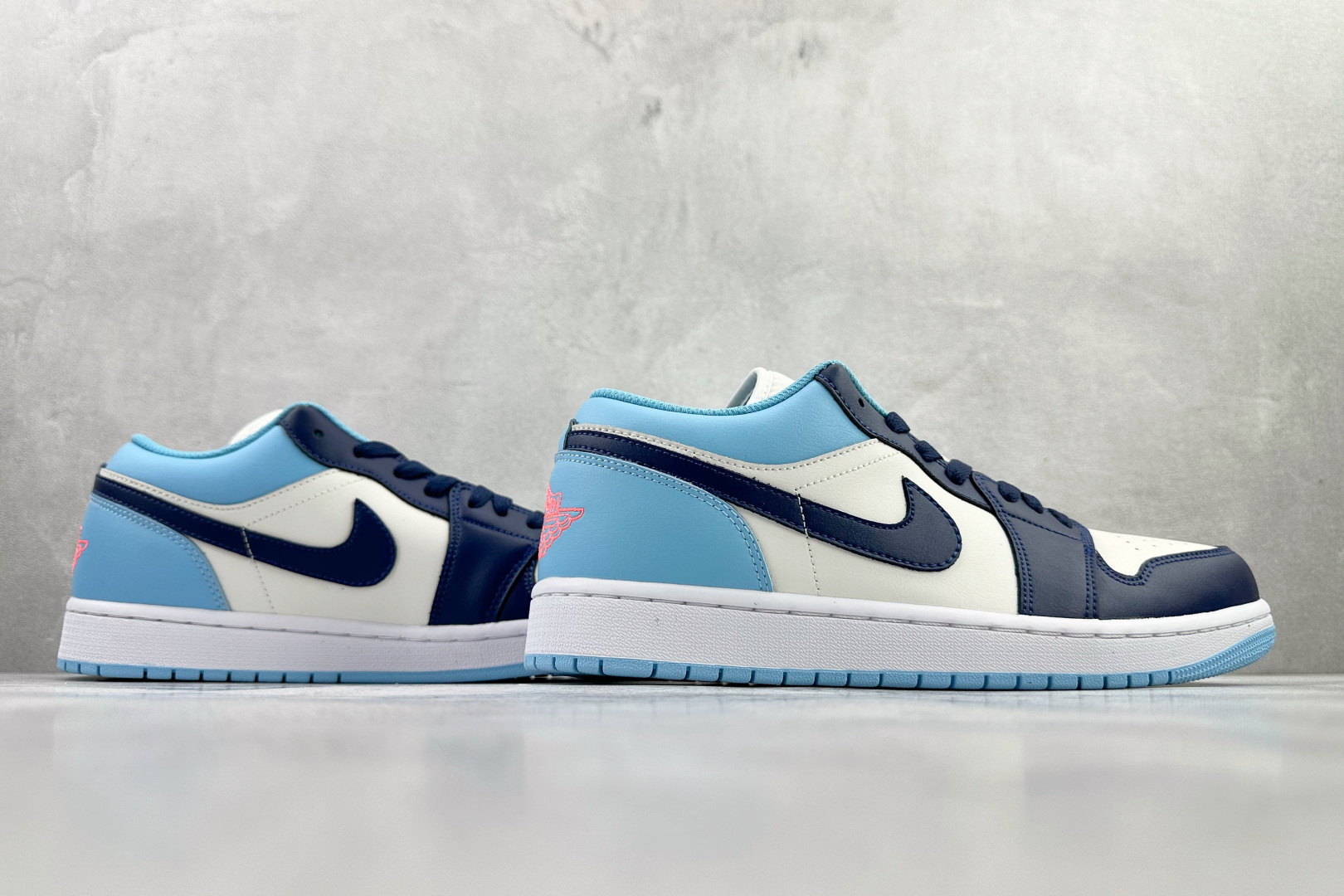 200 综合版 Jordan Air Jordan 1 白蓝色 553558-149