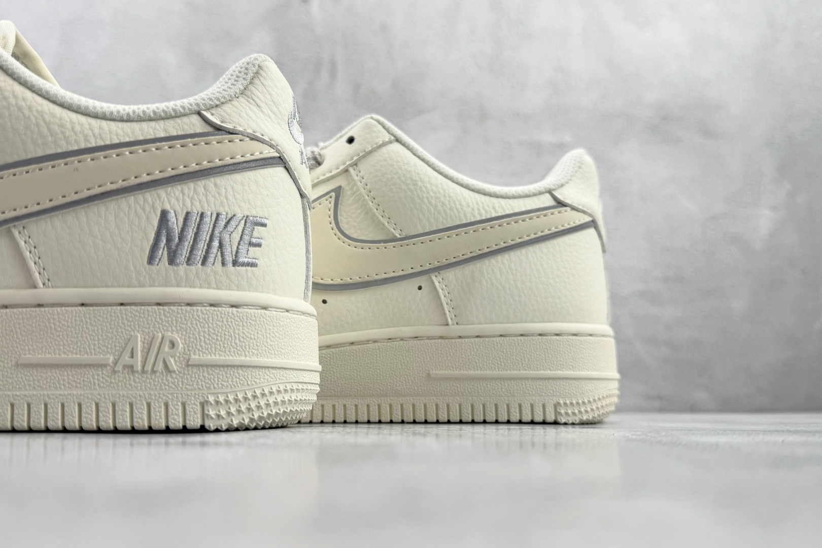 260 Nike Air Force 1 low NIKE 联名 米白色 CS5288-045