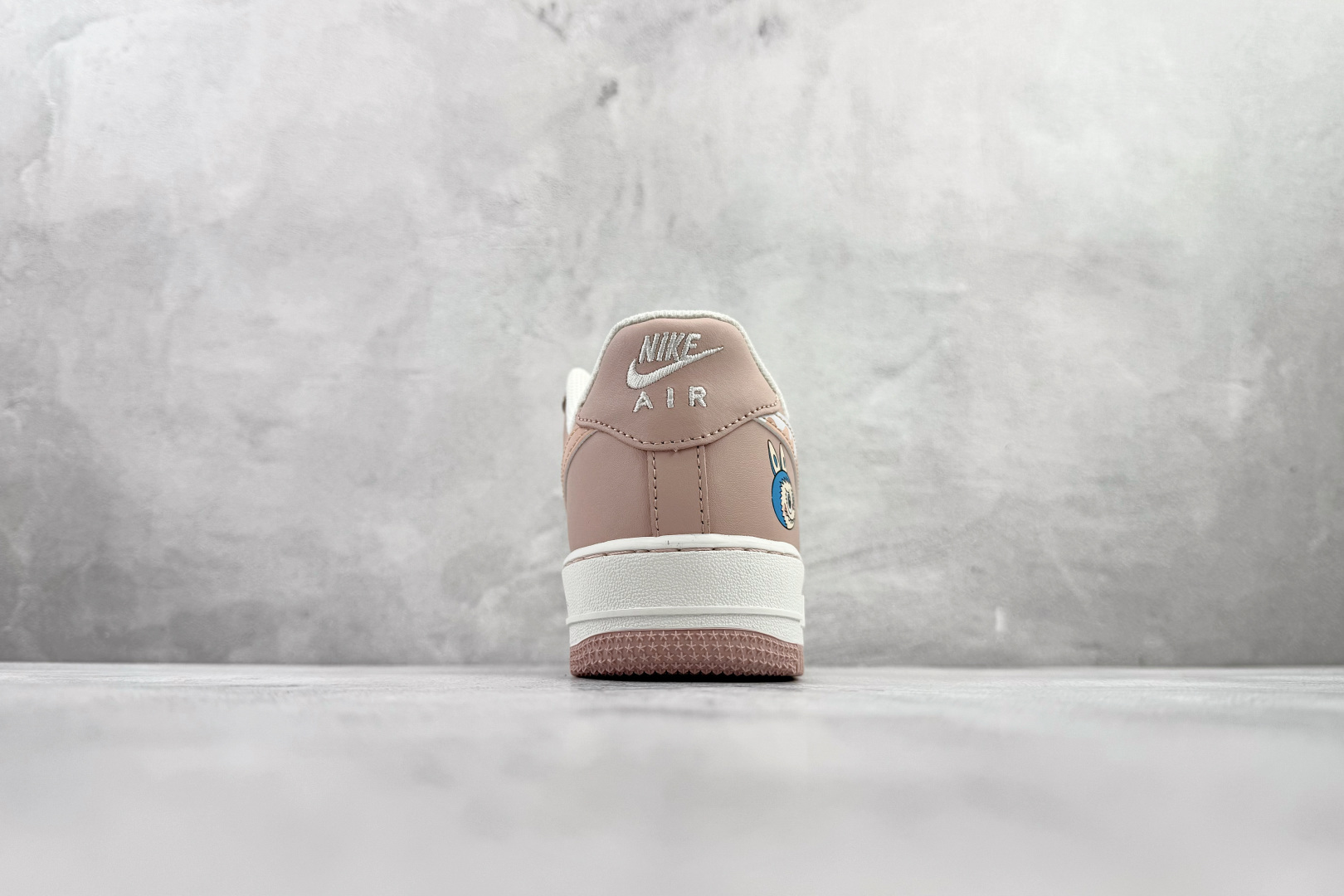 260 Nike Air Force 1 07 LABUBU 联名 粉白 KJ5188-694