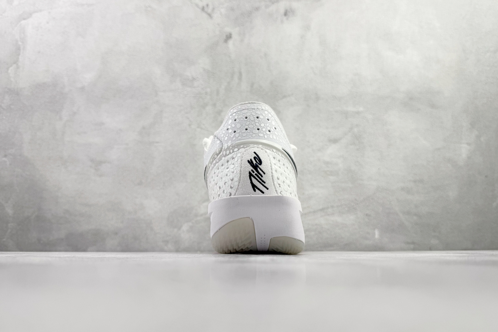 GT特价 本地💰150
双十一特价 Nike Air Zoom G.T. Cut 3 EP 灰红黑
货号:DV2918-103
尺码:36 36.5 37.5 38 38.5 39 40 40.5 41 42 42.5 43 44 44.5 45 46 46.5 47.5 48
编码:25