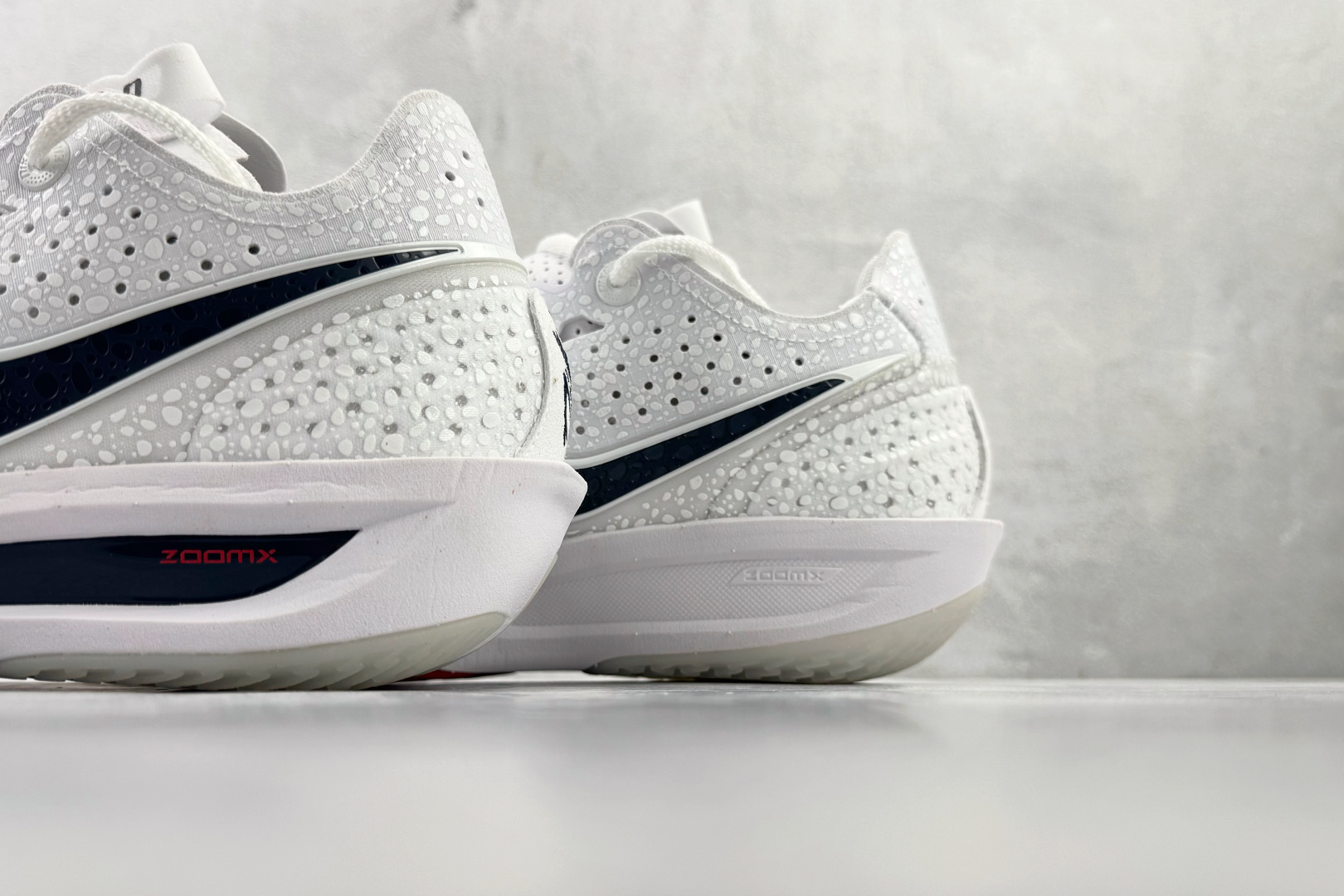 GT特价 本地💰150
双十一特价 Nike Air Zoom G.T. Cut 3 EP 灰红黑
货号:DV2918-103
尺码:36 36.5 37.5 38 38.5 39 40 40.5 41 42 42.5 43 44 44.5 45 46 46.5 47.5 48
编码:25