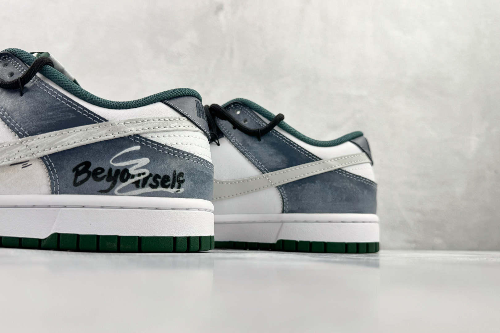 300 定制球鞋 Nike Dunk LOW RETRO 城市风暴 白蓝色 DV0833-111