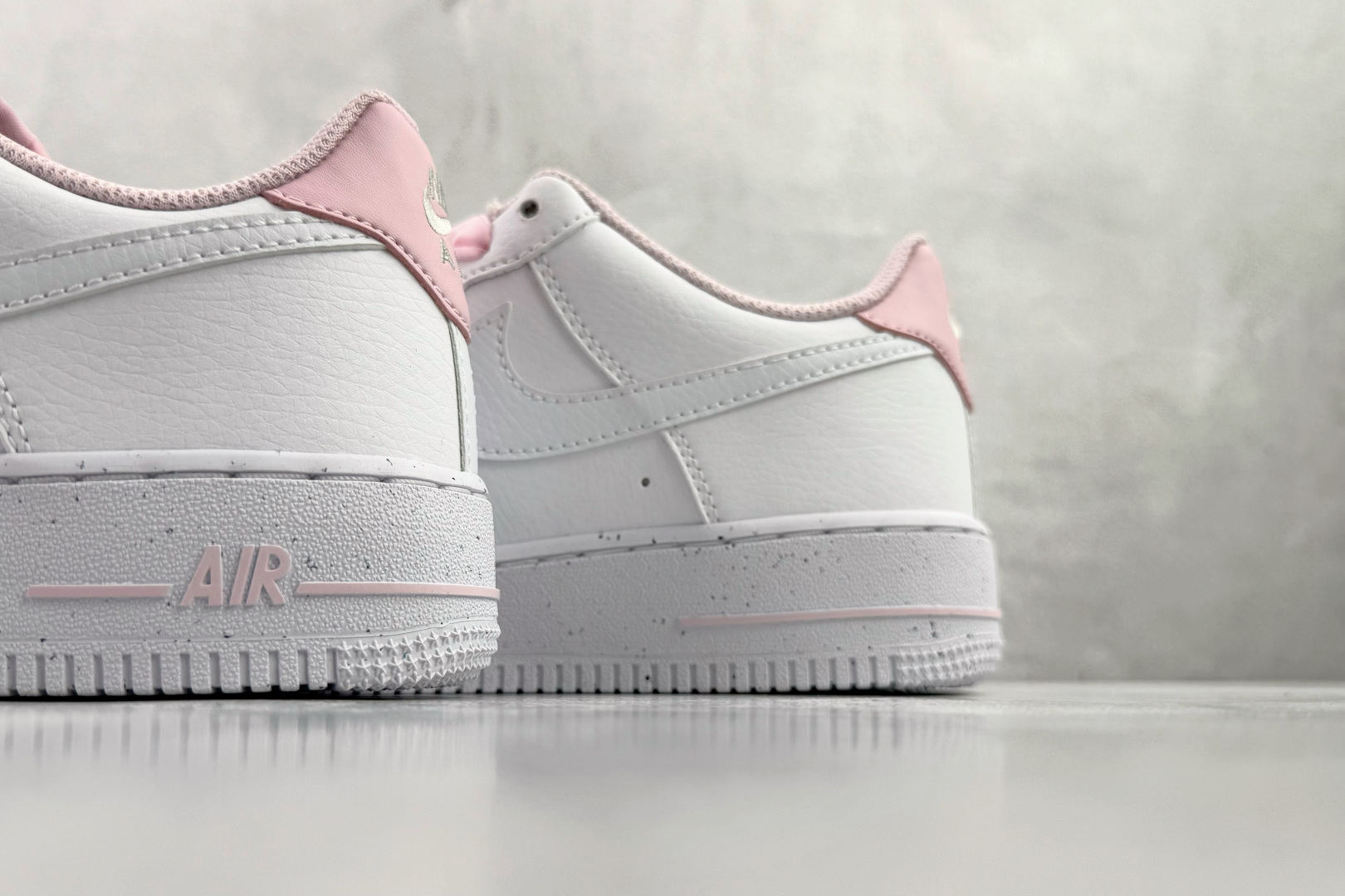 200 Nike Air Force 1 '07 Vintage 白粉色 HV4403-601