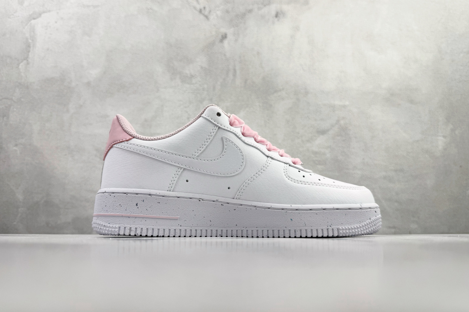 200 Nike Air Force 1 '07 Vintage 白粉色 HV4403-601