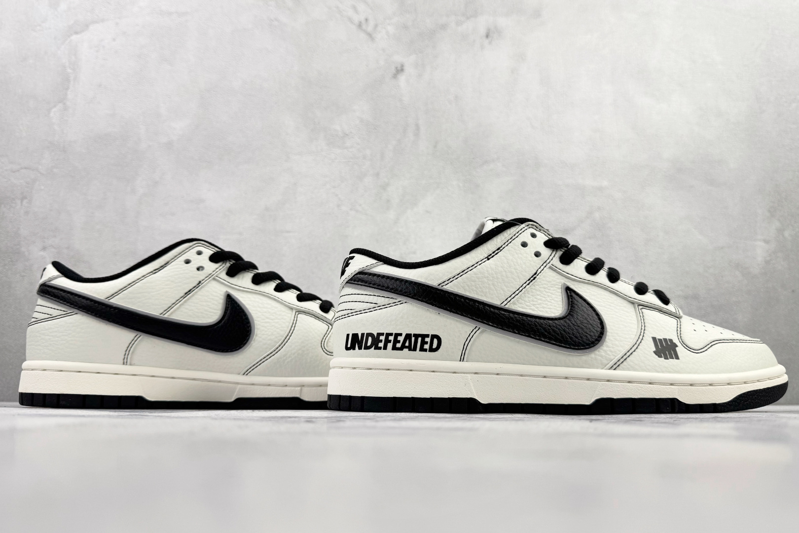 Nike Dunk Low 白黑色 UN1697-666