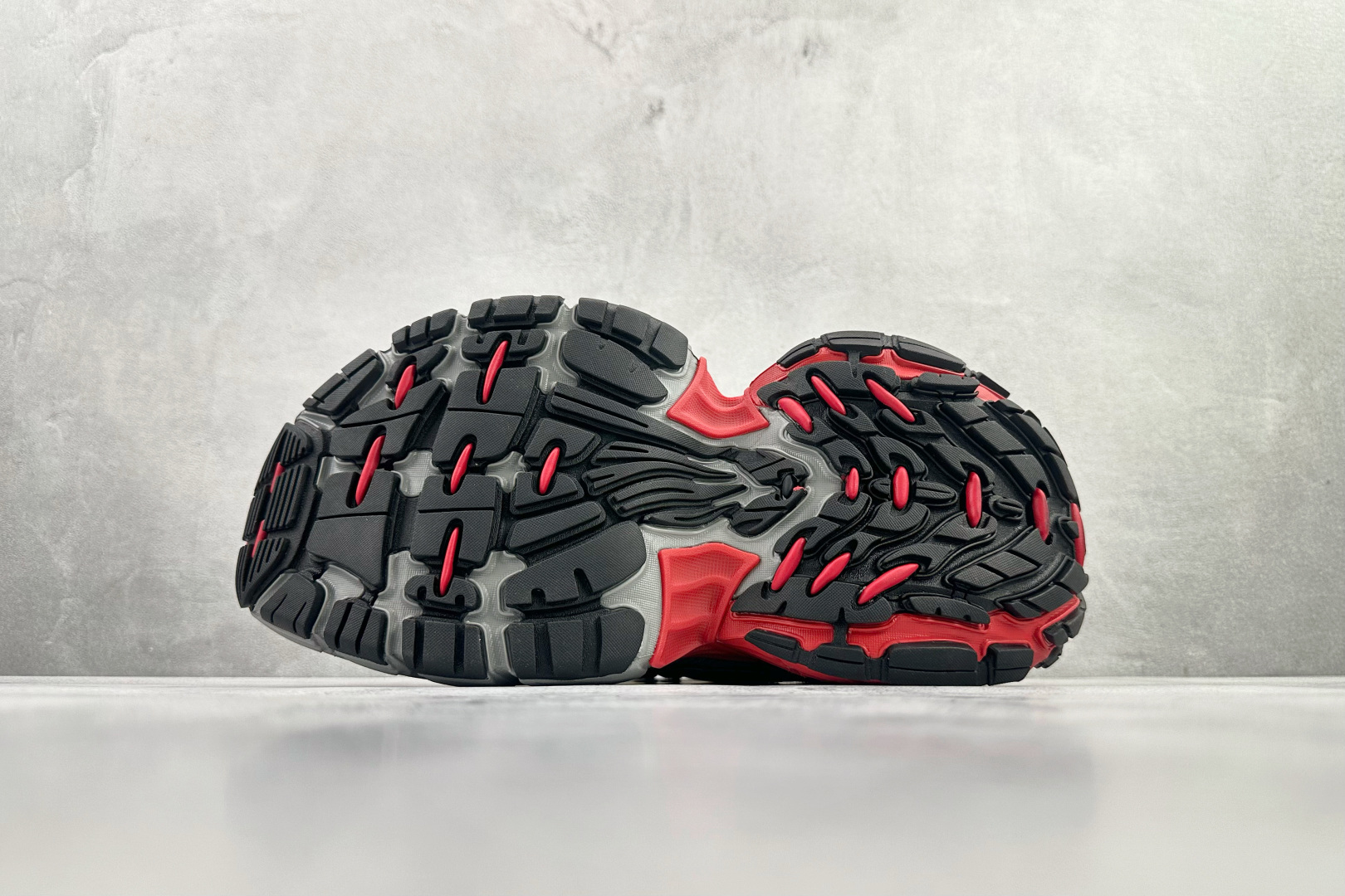 430 最新外贸批次 Balenciaga巴黎世家 6XL 红灰色 815859W2MV2