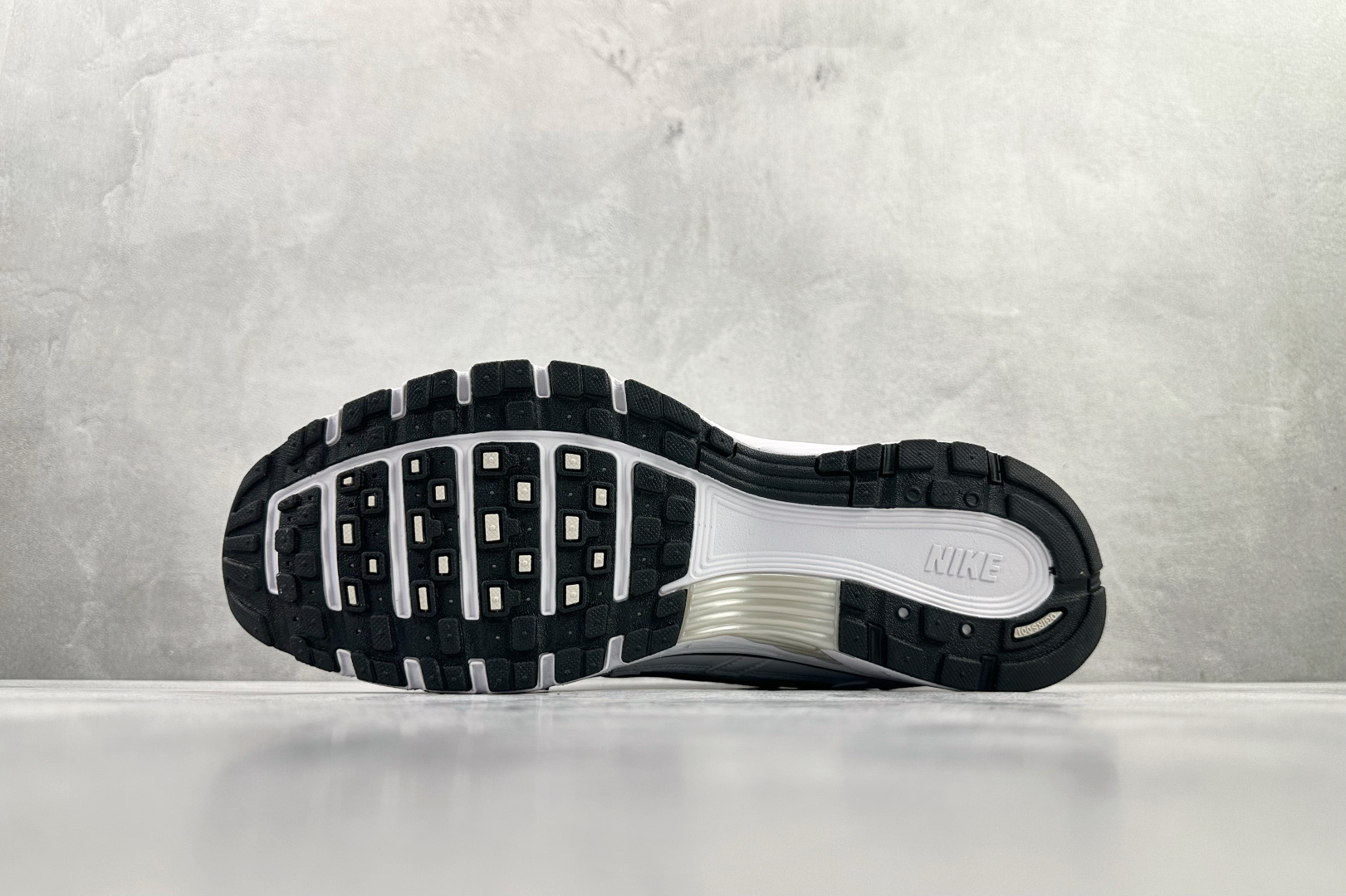 200 原鞋开发 原数据档案 Nike P-6000 银白 CD6404-107