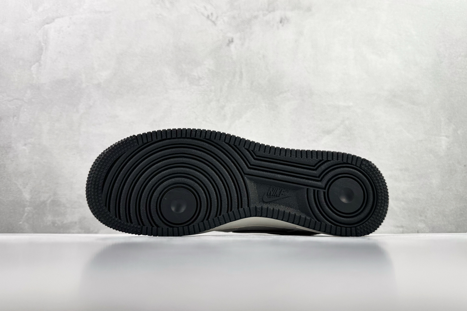 Nike Air Force 1'07 WB 白黑 CS5288-046-High Quatity Cheap Brand wholesale wholesaler seller Clothes Bags handbags Sneakers Top Fashion Clothing Shoes from China Factory Chinese suppliers best Quality Beautiful Price Nike Air Force 1'07 WB 白黑 CS5288-046