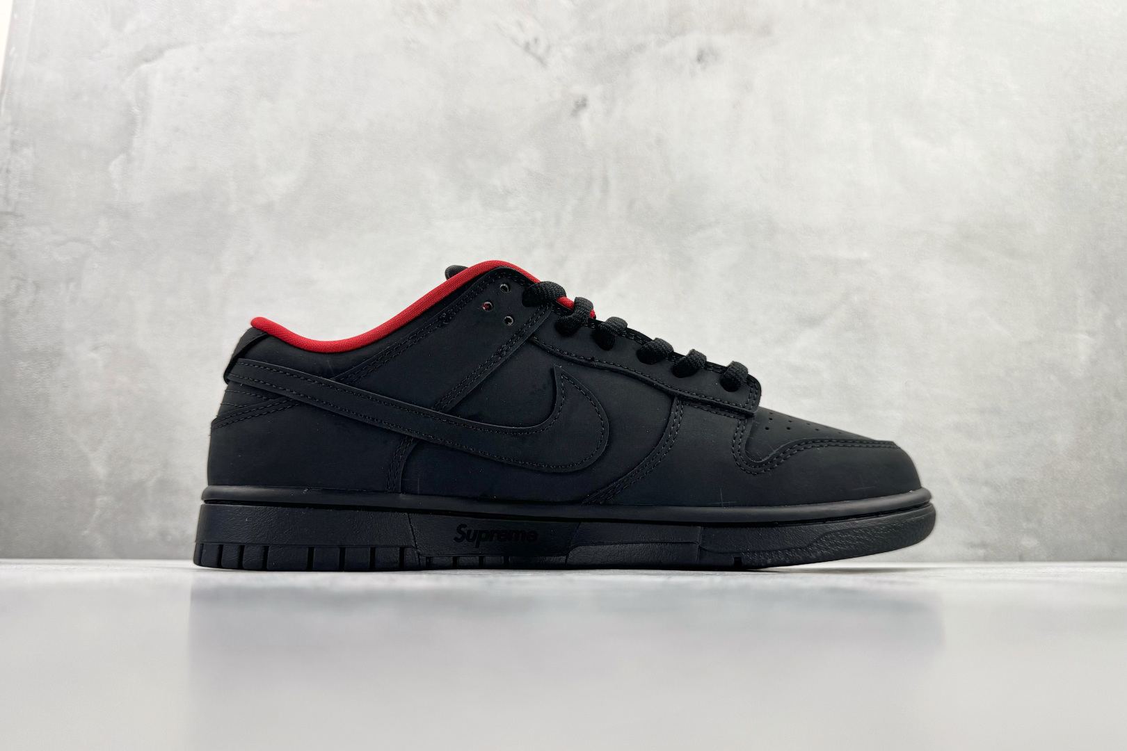 Supreme x Nike Dunk SB Low 黑色 HQ8487-001