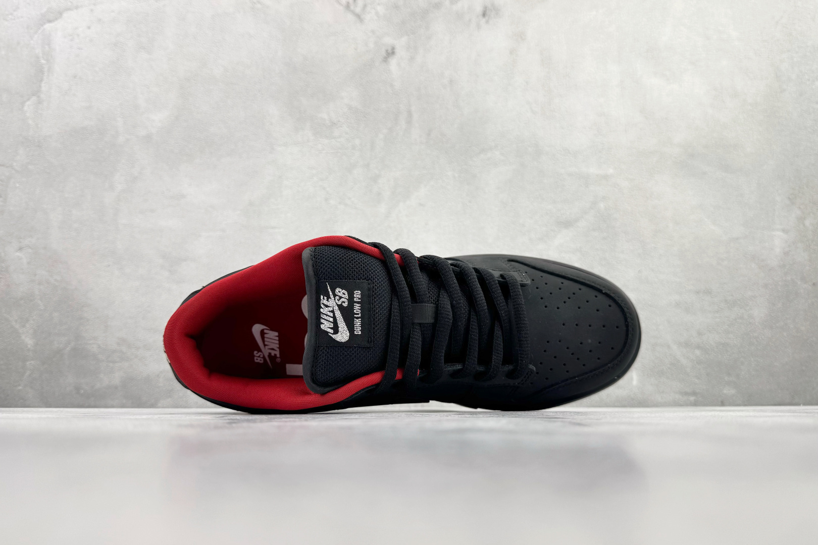 Supreme x Nike Dunk SB Low 黑色 HQ8487-001