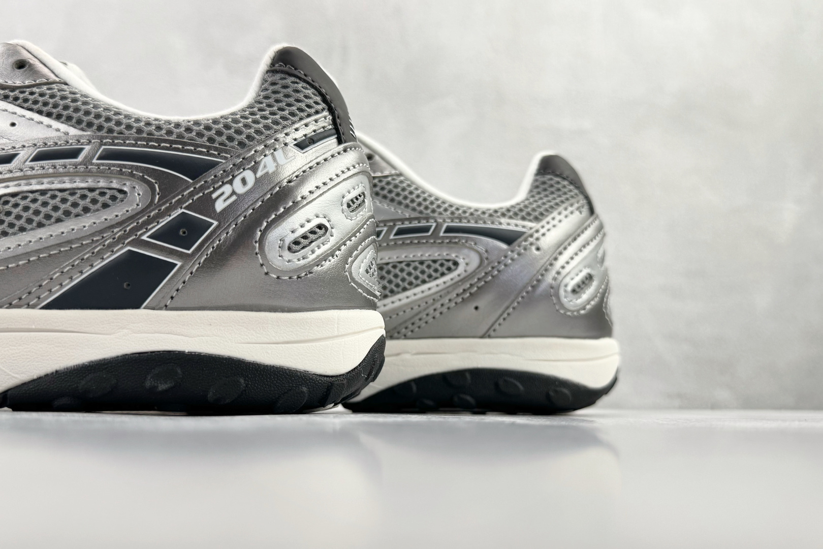 200 纯原出品 KITH x New Balance 204L 灰银色 U204L1KP