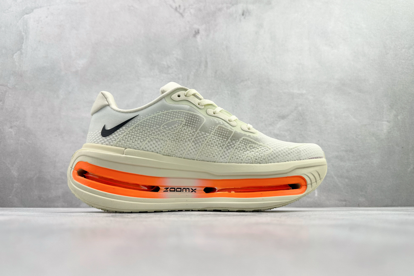 Nike Vomero Vomero Premium 白橙 HQ2050-100