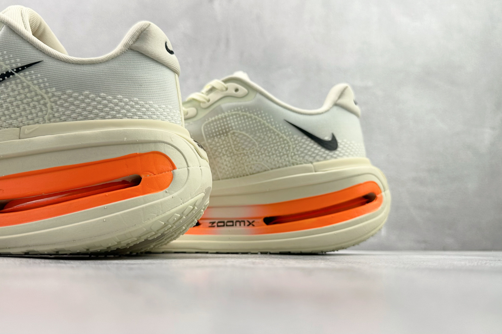 Nike Vomero Vomero Premium 白橙 HQ2050-100