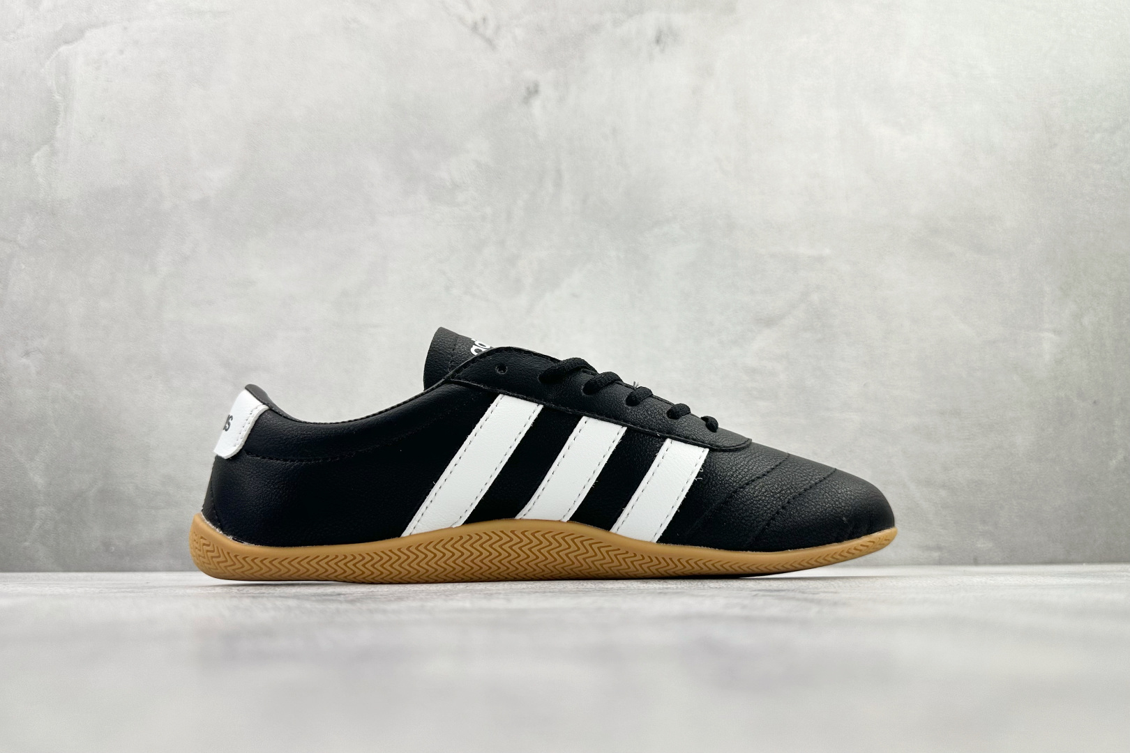 160 出口订单 adidas GRAND COURT 黑色 JQ9684