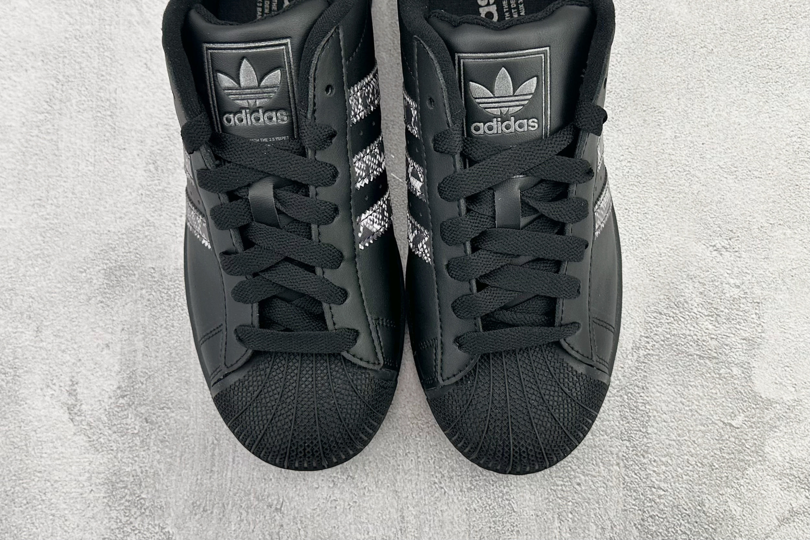 150 平台专供 adidas originals Superstar 2 黑色 JP6058