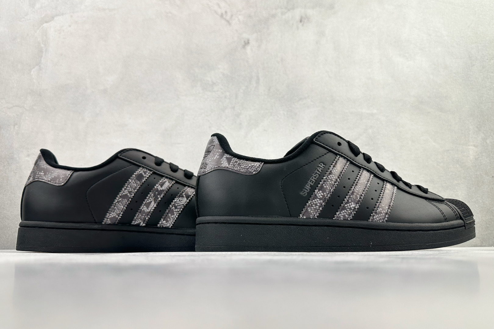 150 平台专供 adidas originals Superstar 2 黑色 JP6058