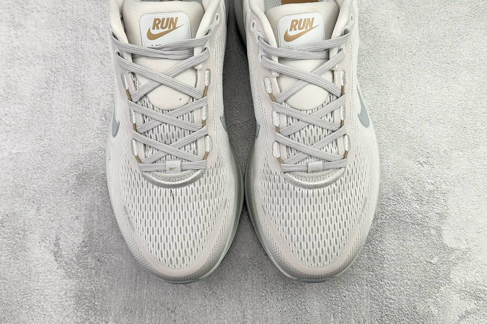 全套数据私模 Nike Vomero 18 灰色 HM6803-009