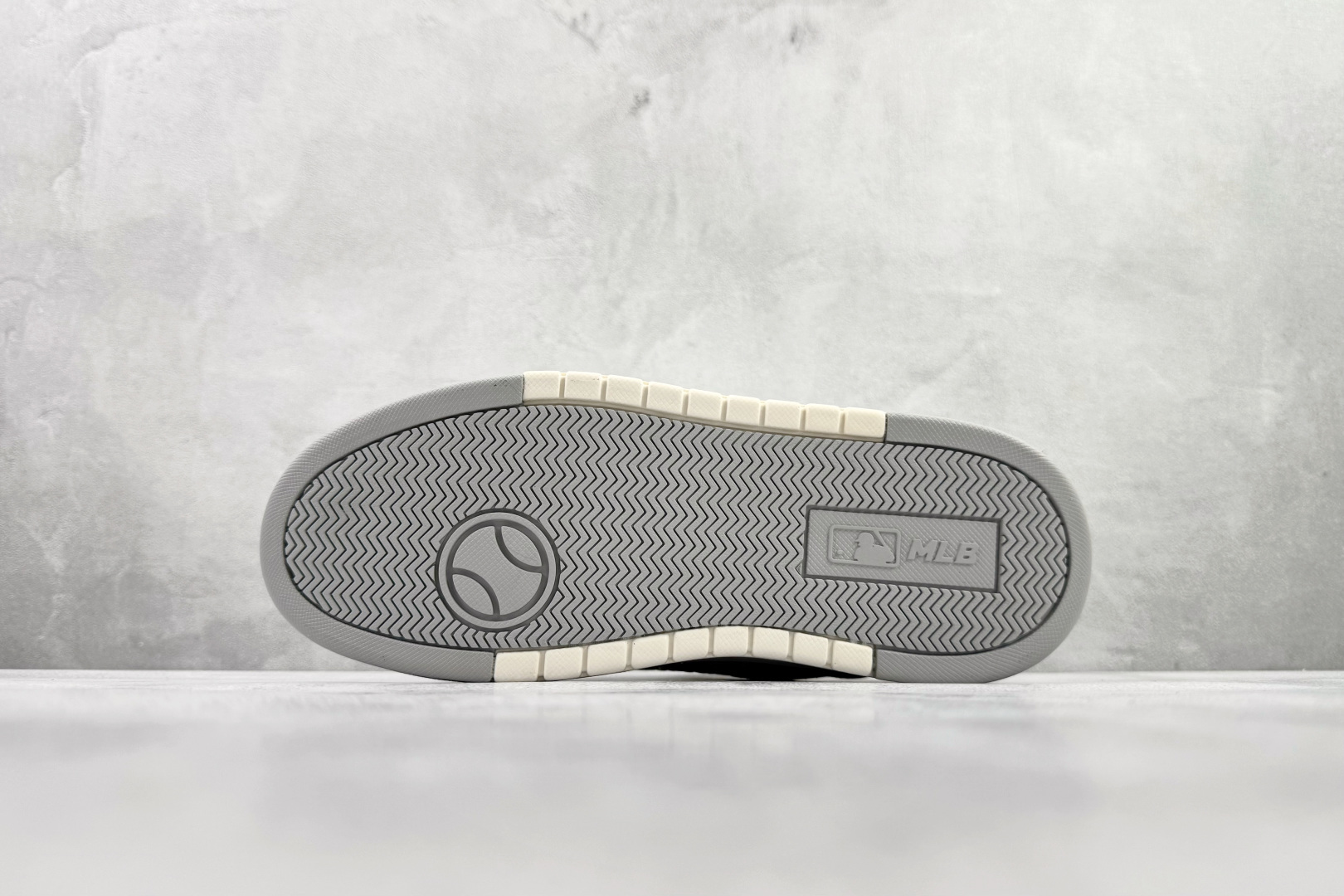 正单 180 平台订单 MLB 纽约洋基队 灰色 3ASXP025N-50GRS