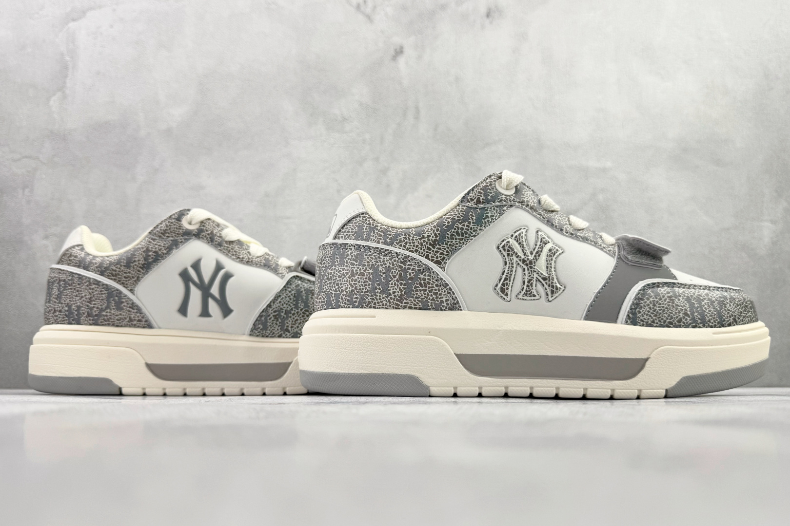 正单 180 平台订单 MLB 纽约洋基队 灰色 3ASXP025N-50GRS