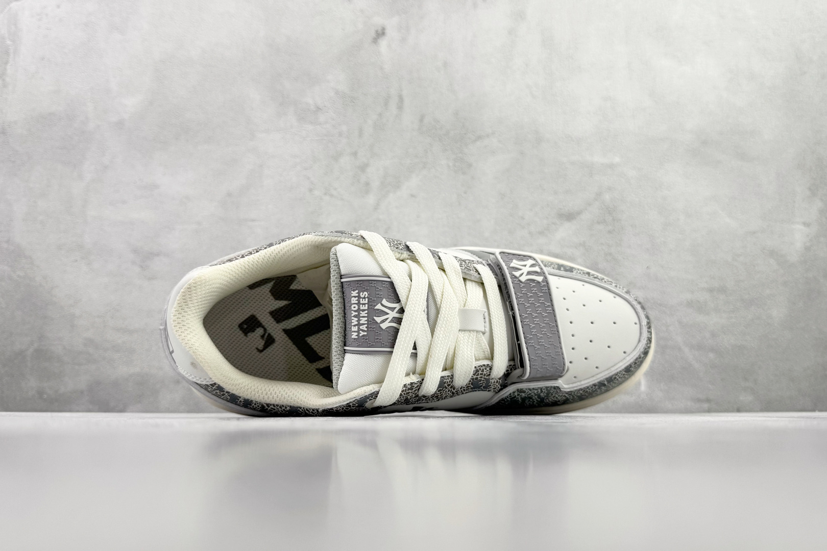 正单 180 平台订单 MLB 纽约洋基队 灰色 3ASXP025N-50GRS