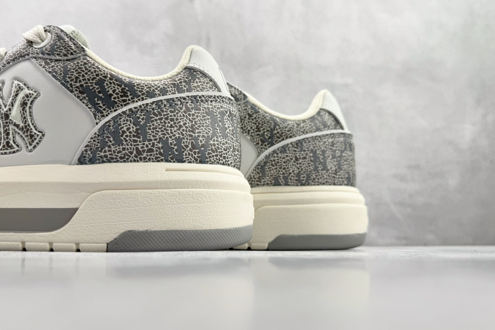 正单 180 平台订单 MLB 纽约洋基队 灰色 3ASXP025N-50GRS