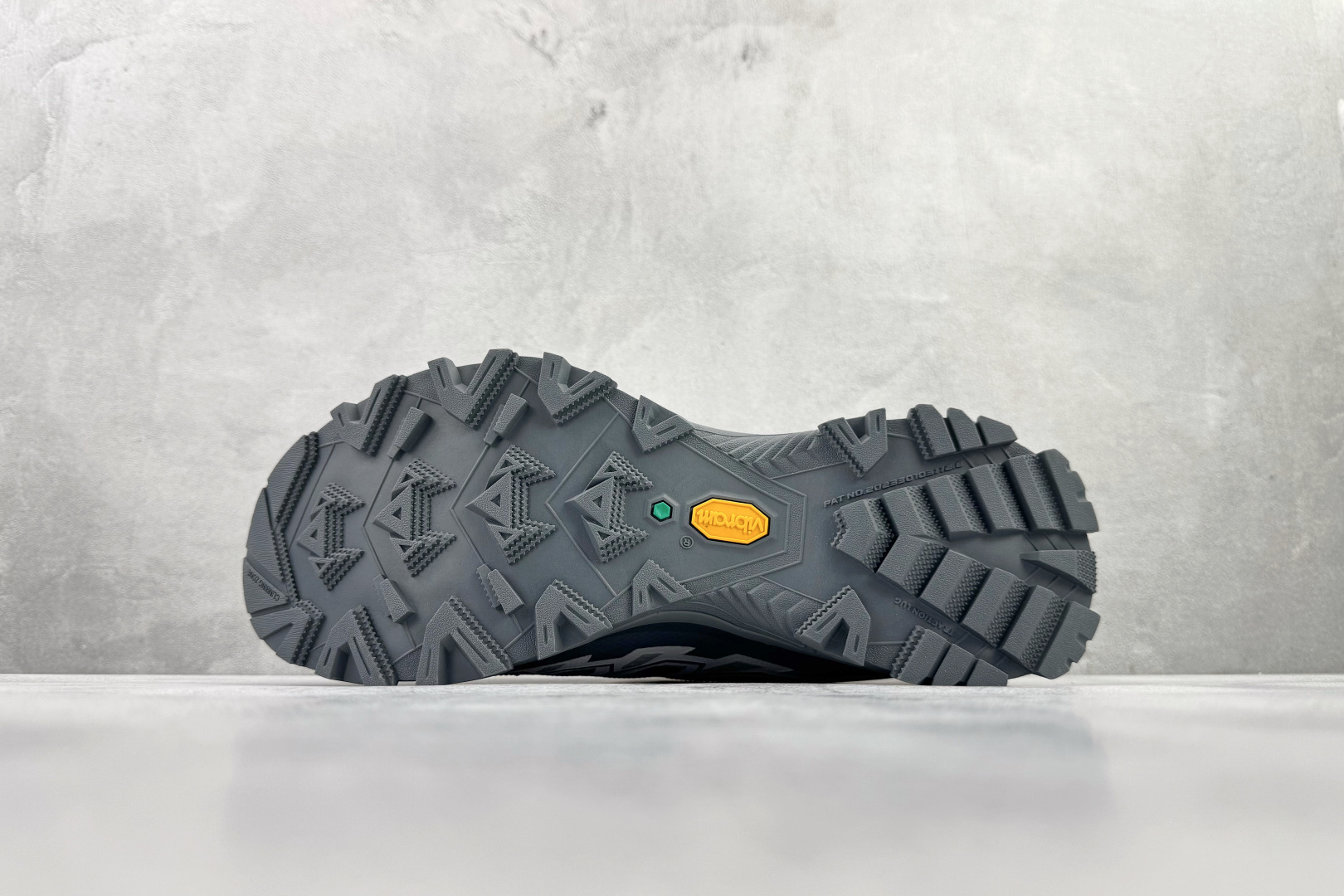 广版 凯乐石KAILAS 远征5 FLT 乌灰货号：KS尺码：39 40 40.5 41 42 42.5